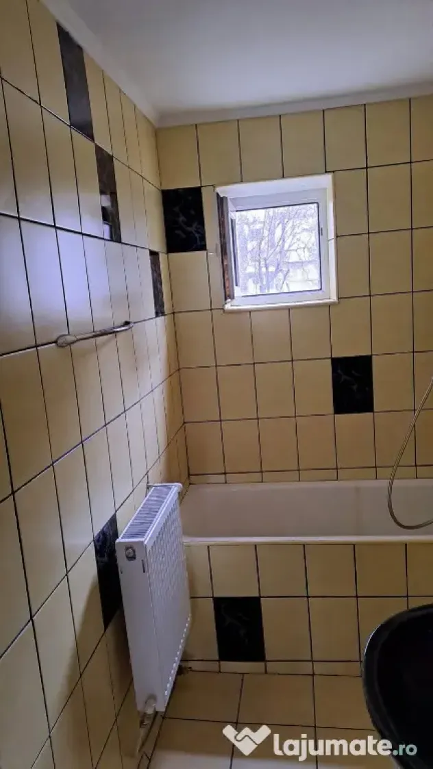 Închiriez apartament 3 camere decomandat in Deva ,Zamfirescu, parter