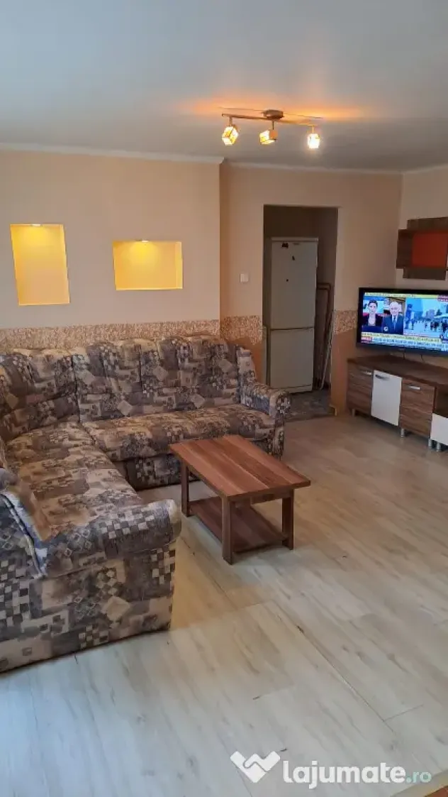 Închiriez apartament 3 camere decomandat in Deva ,Zamfirescu, parter