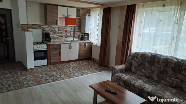 Închiriez apartament 3 camere decomandat in Deva ,Zamfirescu, parter