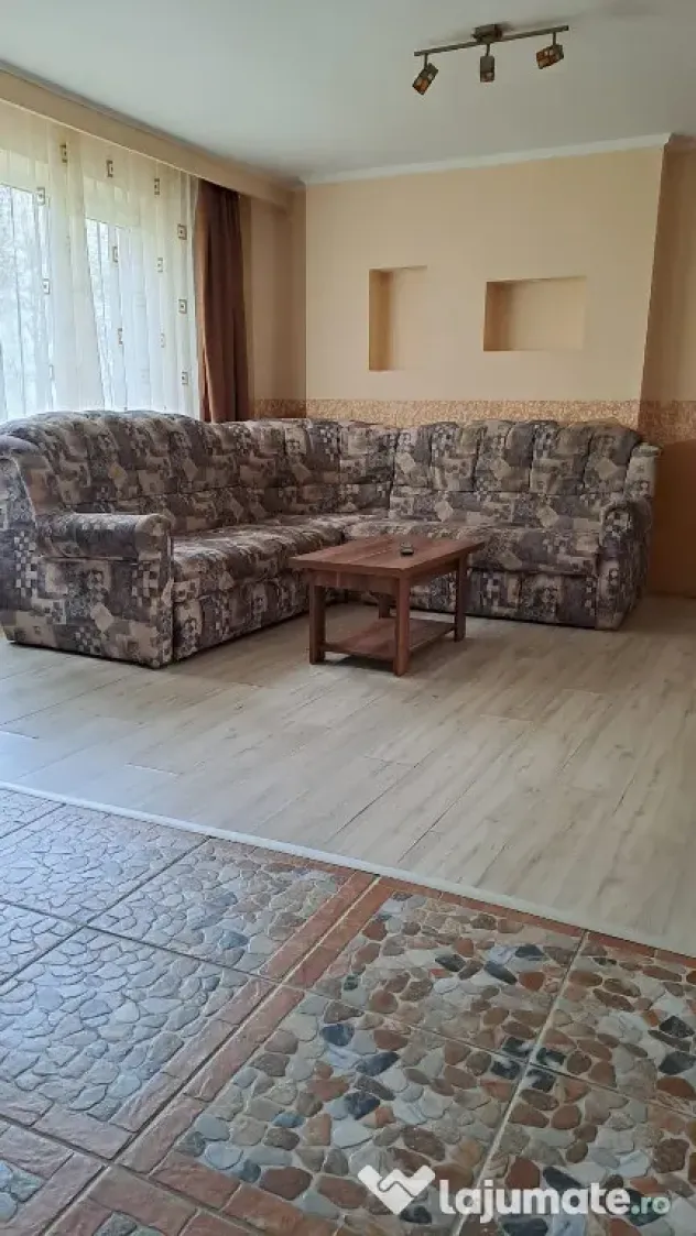 Închiriez apartament 3 camere decomandat in Deva ,Zamfirescu, parter
