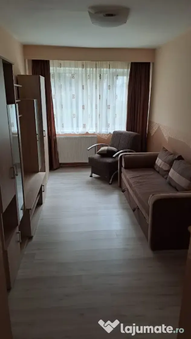 Închiriez apartament 3 camere decomandat in Deva ,Zamfirescu, parter