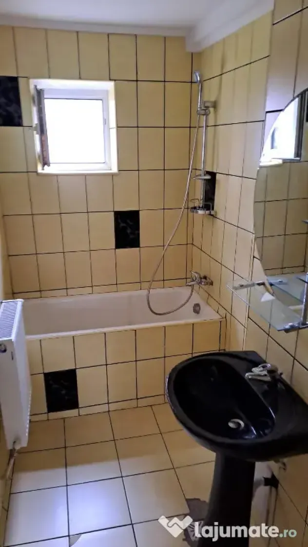 Închiriez apartament 3 camere decomandat in Deva ,Zamfirescu, parter