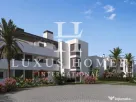 Apartament de lux cu terasă, piscină și grădină înconjurată de natură