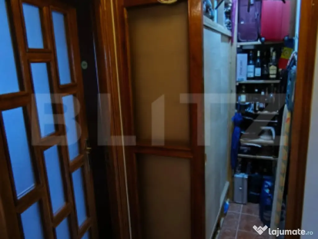 Apartament 3 camere, Decomandat, zona Circumvalatiunii