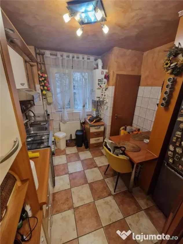 Circumvalatiunii etaj 1 Decomandat cu 4 Camere