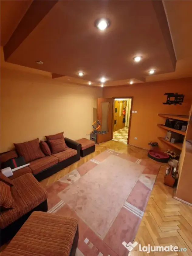 Circumvalatiunii etaj 1 Decomandat cu 4 Camere