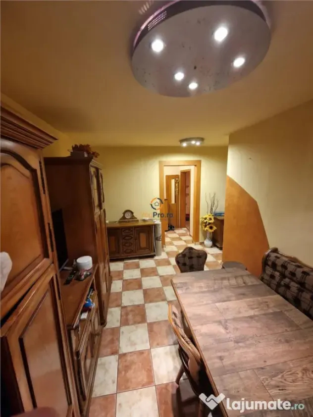 Circumvalatiunii etaj 1 Decomandat cu 4 Camere
