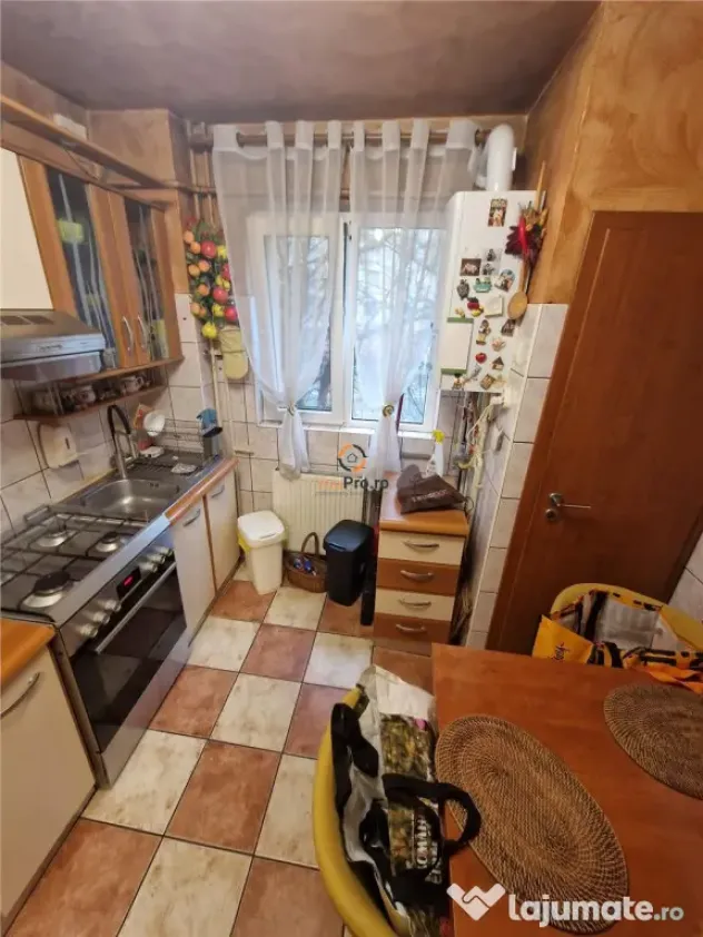 Circumvalatiunii etaj 1 Decomandat cu 4 Camere