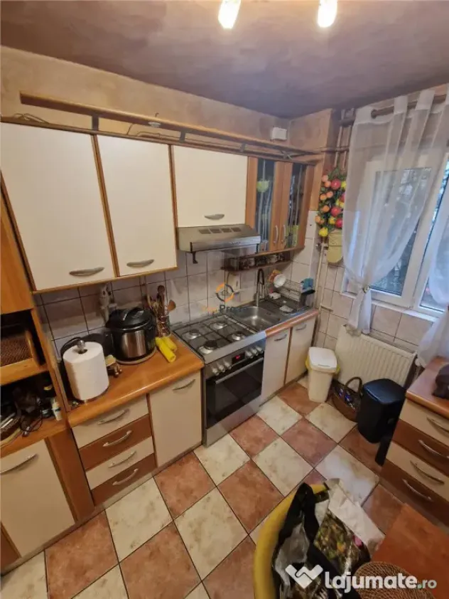 Circumvalatiunii etaj 1 Decomandat cu 4 Camere
