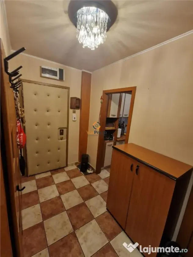 Circumvalatiunii etaj 1 Decomandat cu 4 Camere
