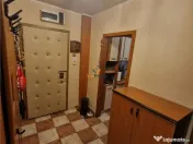 Decomandat 4 camere etaj 1 Circumvalatiunii/Iulius Town 