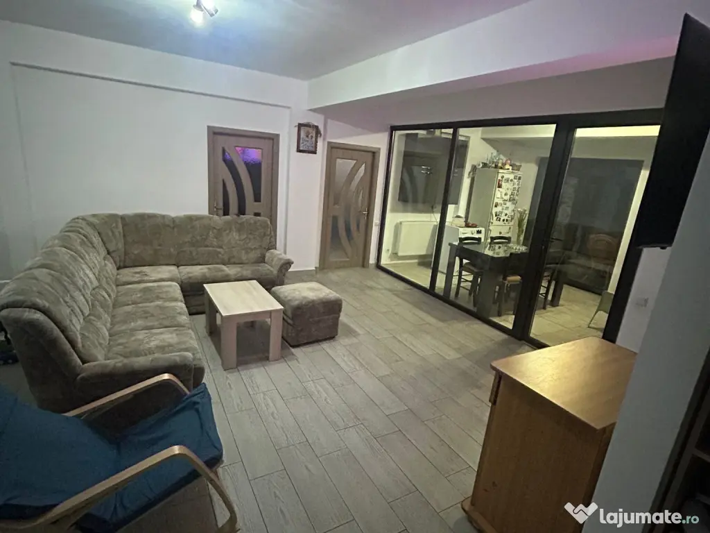 Apartament pe bulevard 4 camere Bulevardul Dem Radulescu Ramnicu Valcea