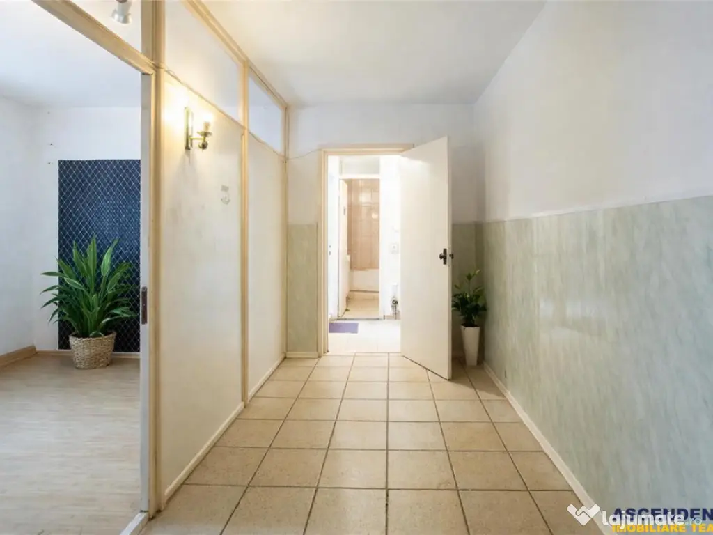 FILM! Targu Secuiesc,2 camere,partial renovat,recomandat:loc