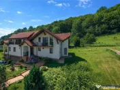 FILM! Resedinta nobiliara, in inima coltului verde al Vaii N 