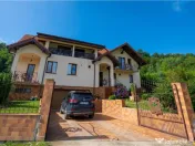 FILM! Resedinta nobiliara, in inima coltului verde al Vaii N 