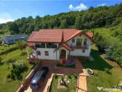 FILM! Resedinta nobiliara, in inima coltului verde al Vaii N 