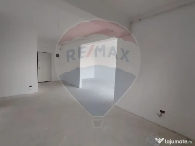 Apartament cu 3 camere ETAJ 2