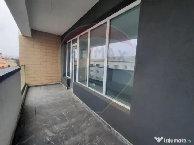 Apartament cu 3 camere ETAJ 2