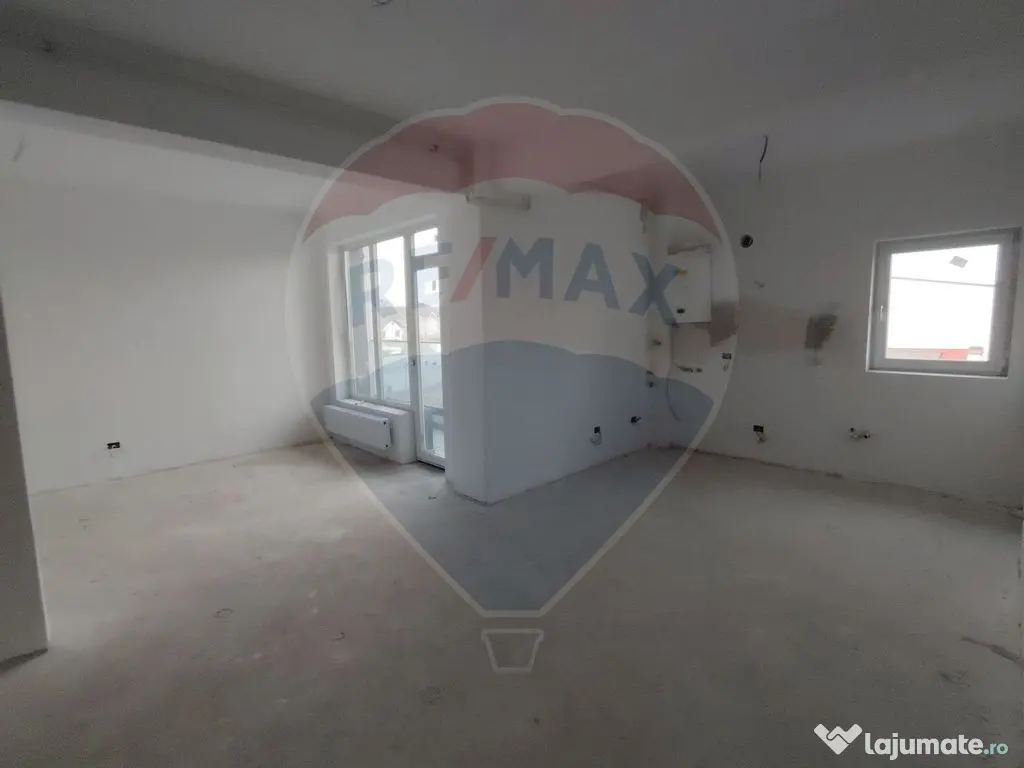 Apartament cu 3 camere ETAJ 2