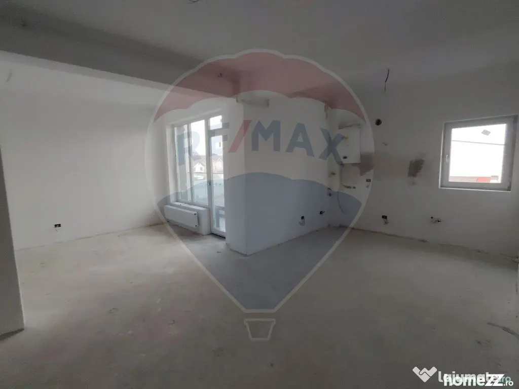 Apartament cu 3 camere ETAJ 2