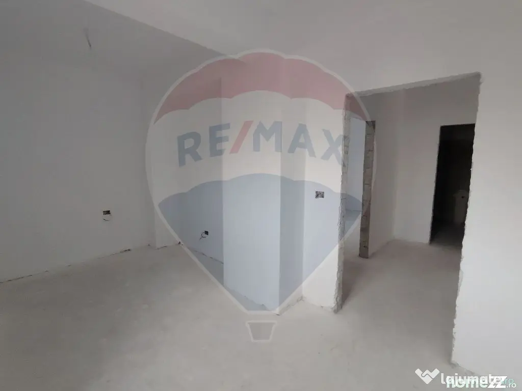Apartament cu 3 camere ETAJ 2