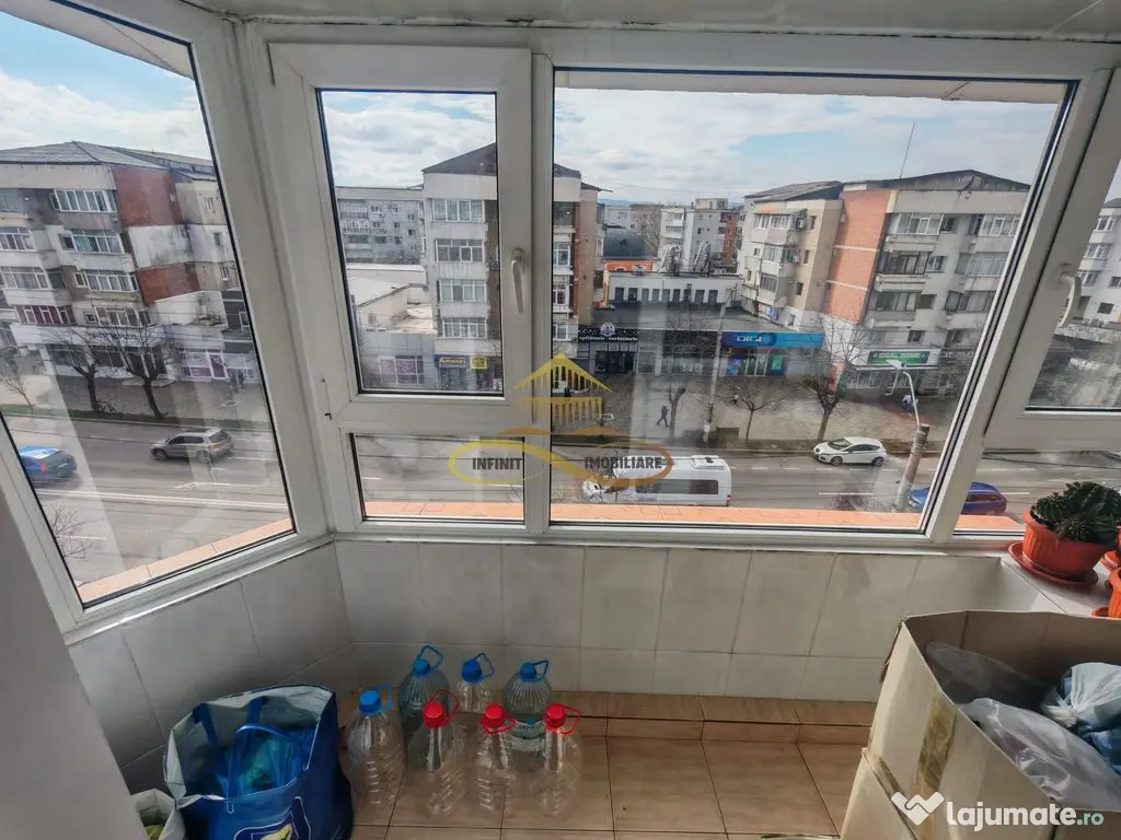 Vand apartament 3 camere decomandate – zonă Ștefan ce...