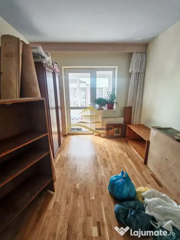 Vand apartament 3 camere decomandate – zonă Ștefan ce...