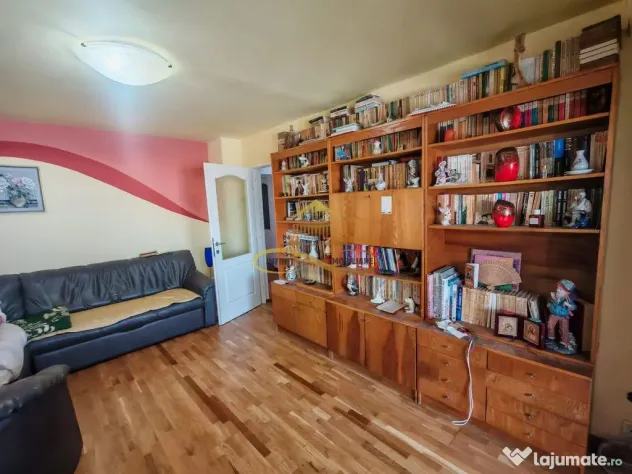 Vand apartament 3 camere decomandate – zonă Ștefan ce...