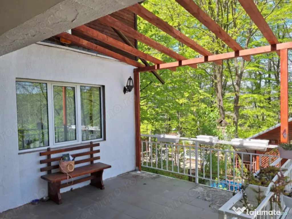 Vilă spațioasă de vanzare in Breaza, 270 mp utili si tere