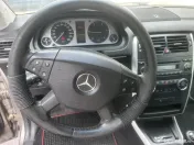Mercedes-Benz B180 