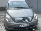 Mercedes-Benz B180 