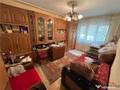 Apartament cu 2 camere de , etaj 1/3, zona centrala langa Ja