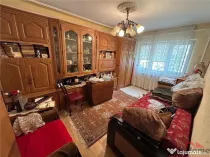 Apartament cu 2 camere de , etaj 1/3, zona centrala langa Ja