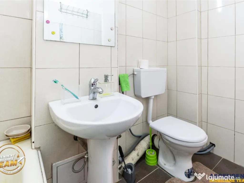 FILM! Apartament 2 camere,luminos,loc parcare,in centrul sta