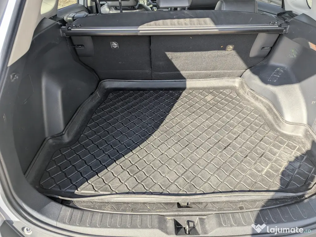 Toyota RAV4 2.5 Hybrid AWD, Luxury, 111000 km, 2020, primul proprietar