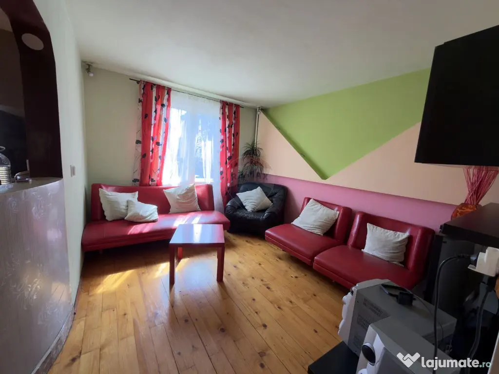 Apartament cu 4 camere de închiriat în zona Rogerius