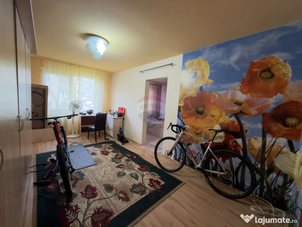 Apartament cu 4 camere de închiriat în zona Rogerius