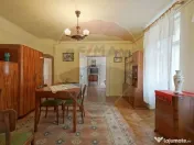 Apartament 3 camere si două băi, Str Republicii, Centru... 
