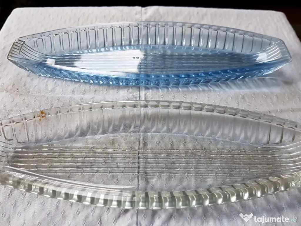 2 platouri sticla pt peste noi