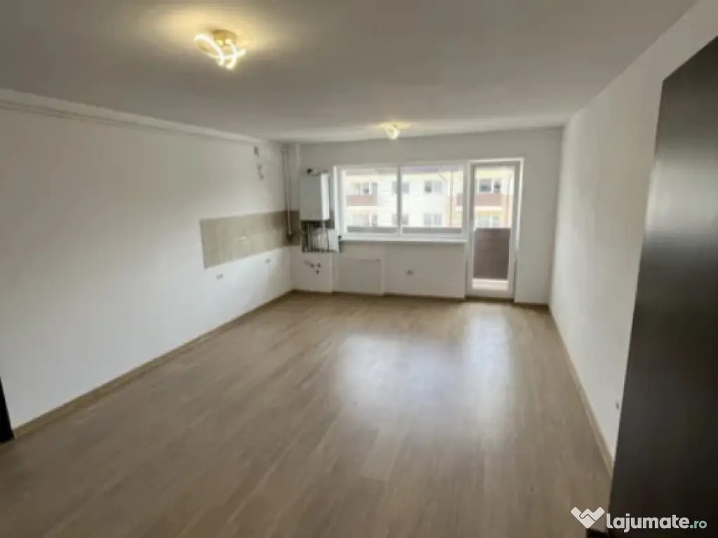 Apartament 2 camere, decomandat - zona Sanpteru