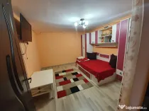 Vând casă la curte