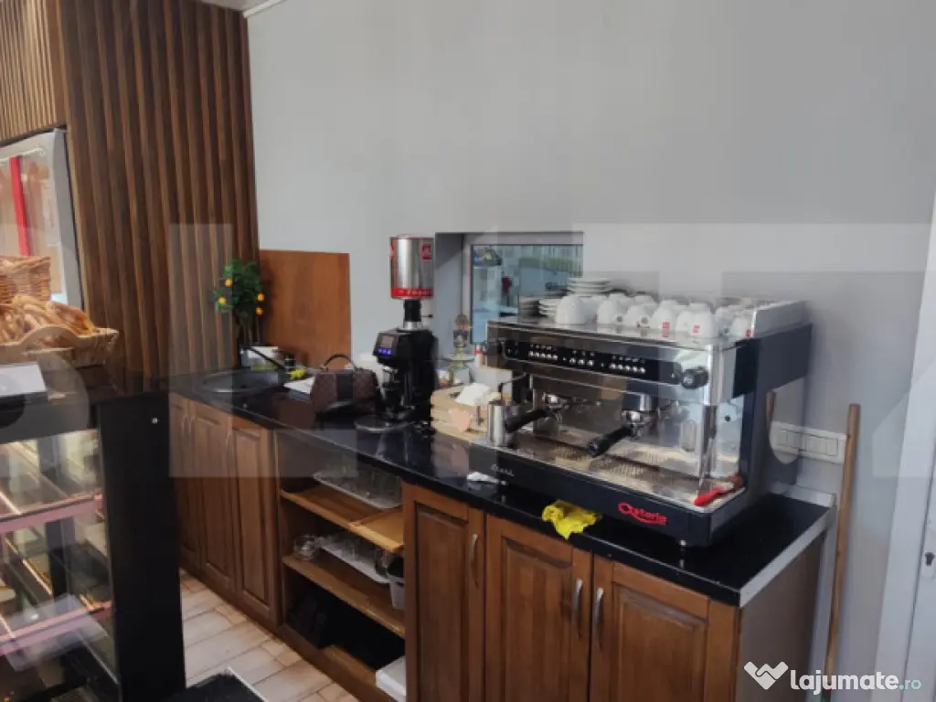 Spatiu comercial, 200 mp, zona Micro 6