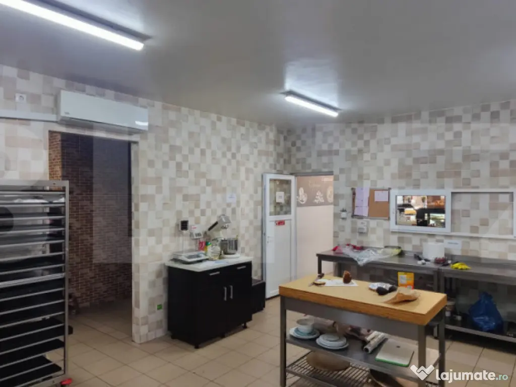 Spatiu comercial, 200 mp, zona Micro 6