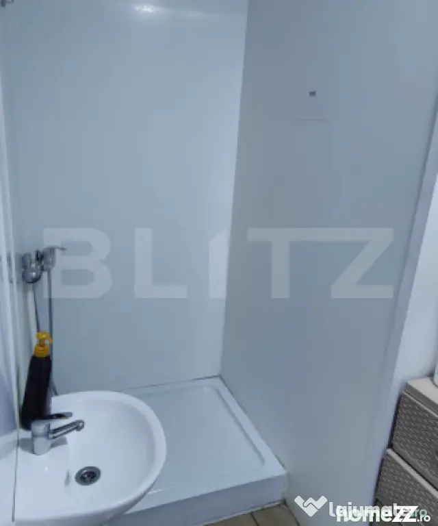 Spatiu comercial, 200 mp, zona Micro 6
