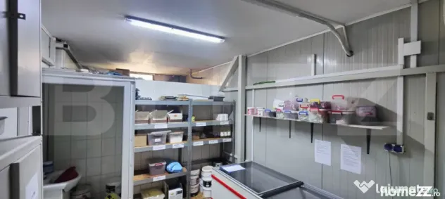 Spatiu comercial, 200 mp, zona Micro 6