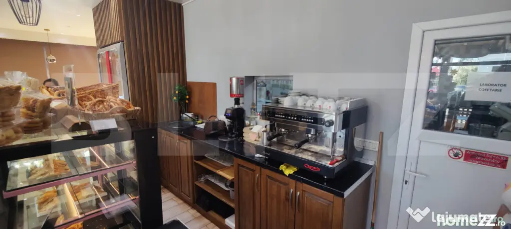 Spatiu comercial, 200 mp, zona Micro 6