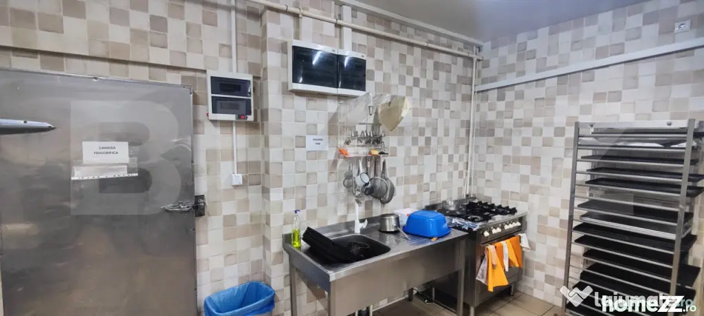 Spatiu comercial, 200 mp, zona Micro 6