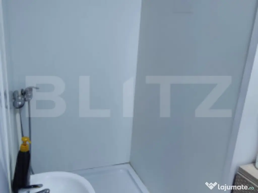 Spatiu comercial, 200 mp, zona Micro 6