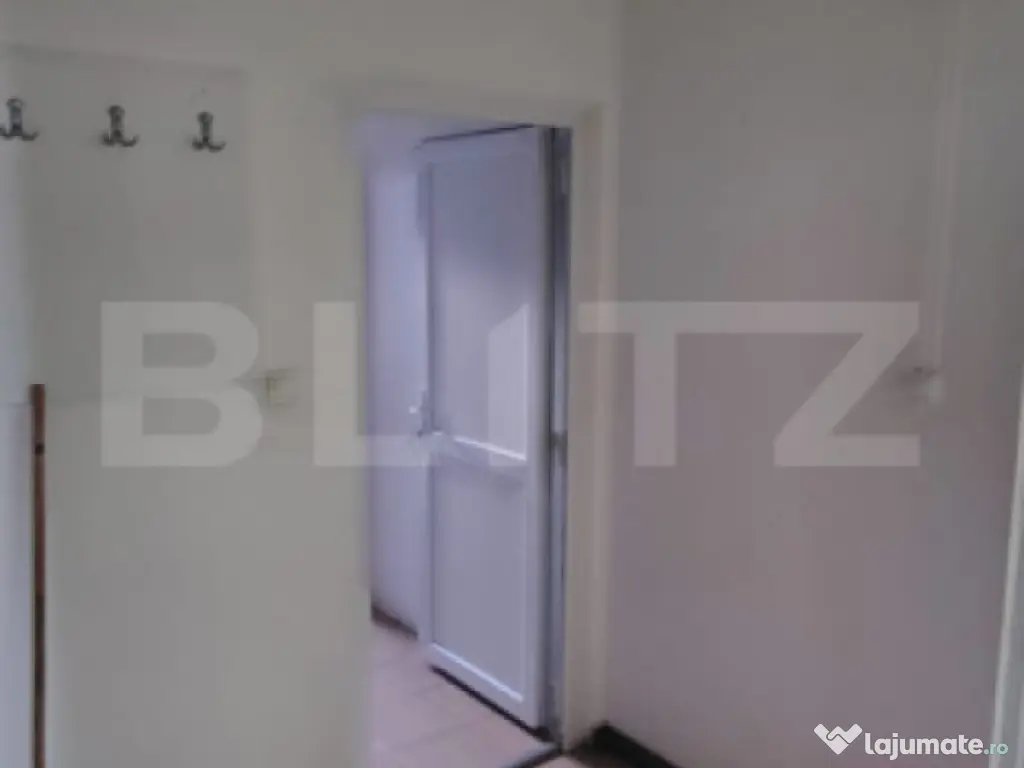 Spatiu comercial, 200 mp, zona Micro 6