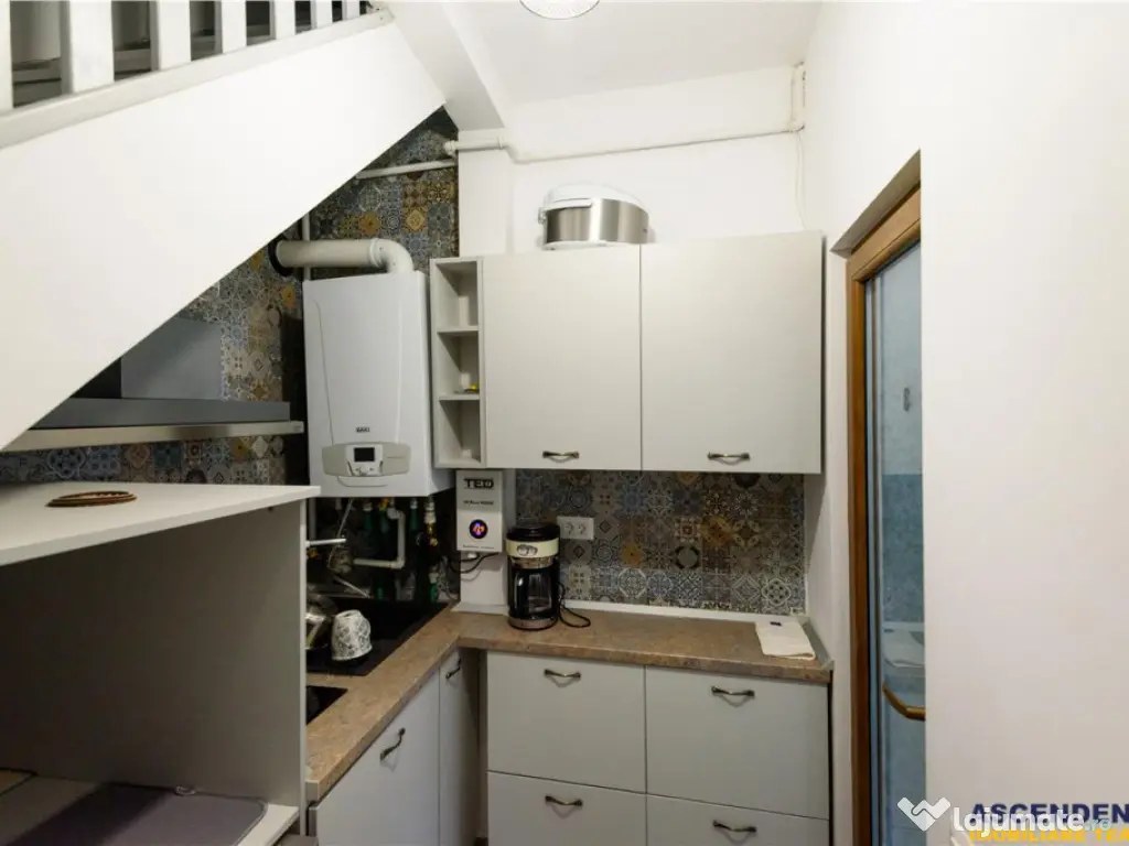 Apartament extins, trei unitati locative cu baie proprie, ce